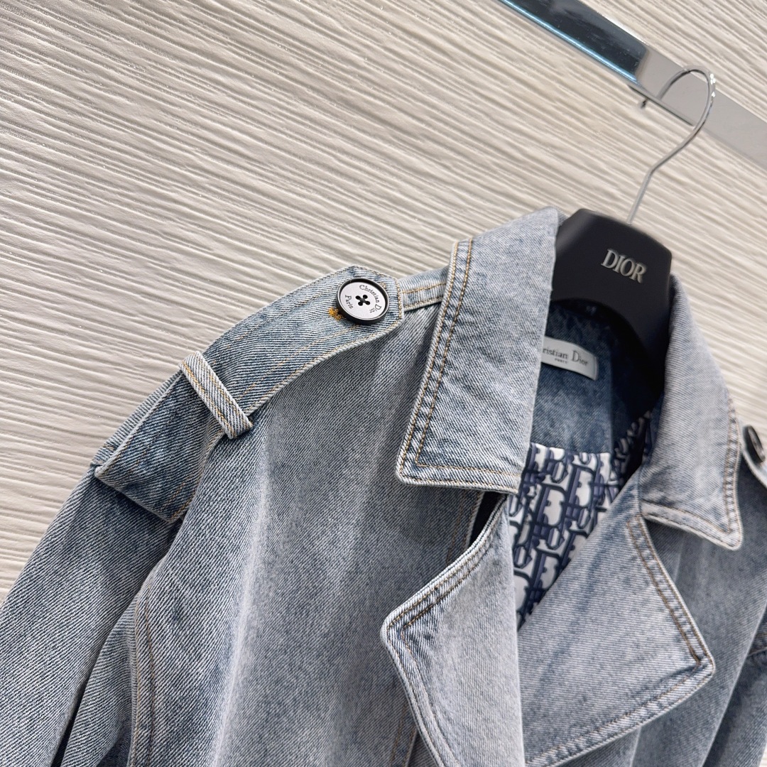 🛍️ Christian Dio* 👑2025FW新款 渐变色牛仔外套~超时髦新款丹宁牛仔 酵洗个性色调