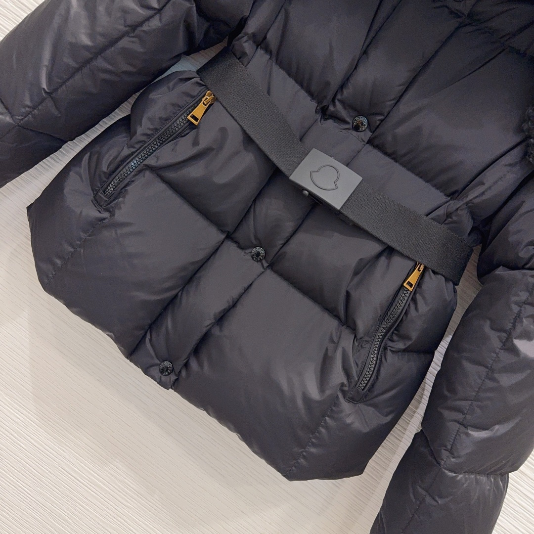 🛍️Moncle*👑2025FW新款羽绒外套 整体保暖效果拉满，独特设计款羽绒服 休闲时尚，经典logo