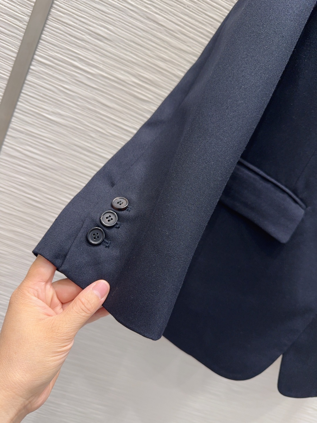 🛍️Prad*👑2025FW新款西装外套 30%羊毛 非常高级的进口质地 仔细看细节 颜色超正👍上身非常