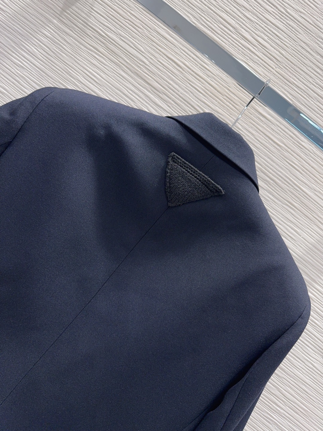 🛍️Prad*👑2025FW新款西装外套 30%羊毛 非常高级的进口质地 仔细看细节 颜色超正👍上身非常