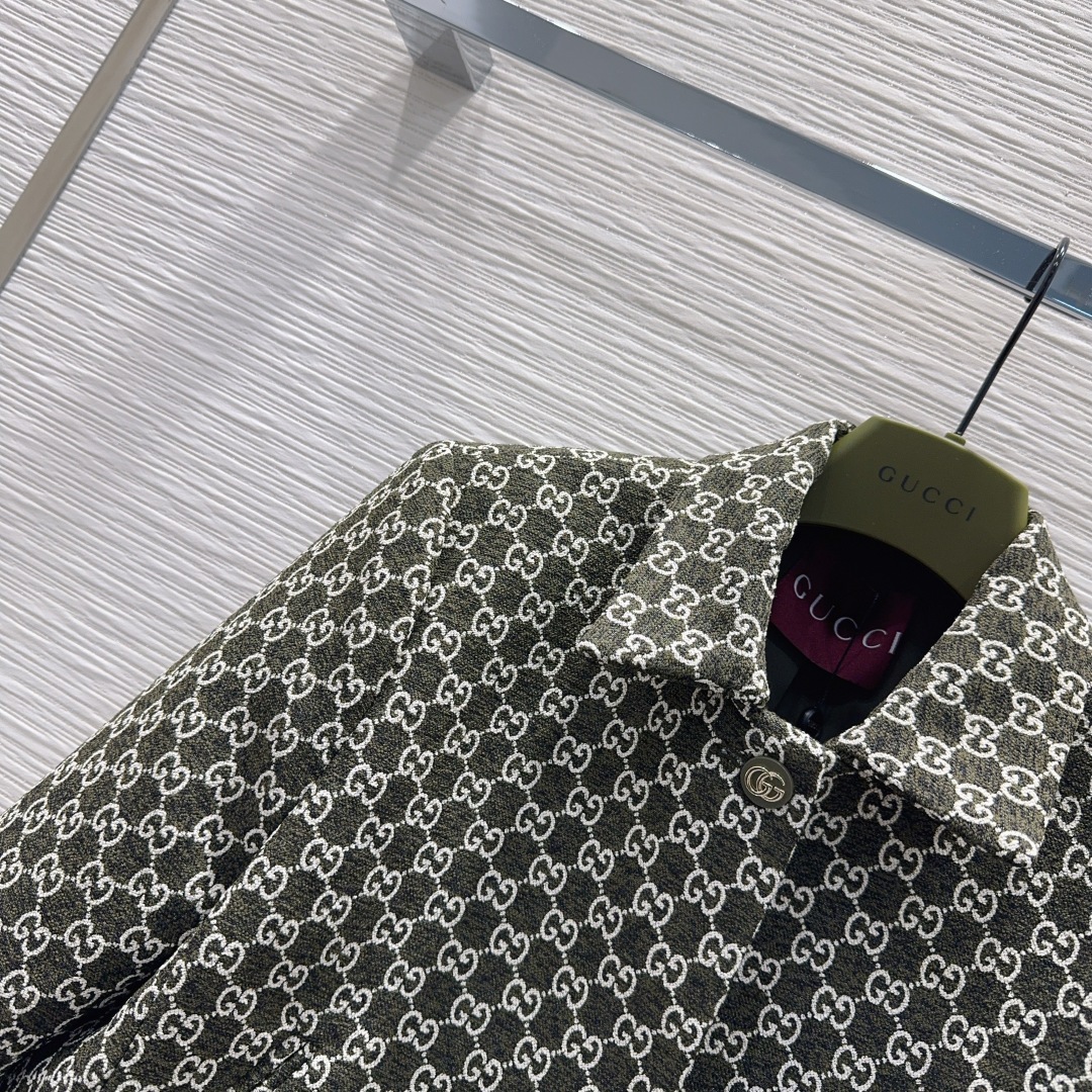 🛍️Gucc*👑2025FW新款外套 一眼就爱上 非常高级的进口高密度质地 双G毛尼提花面料 仔细看细节