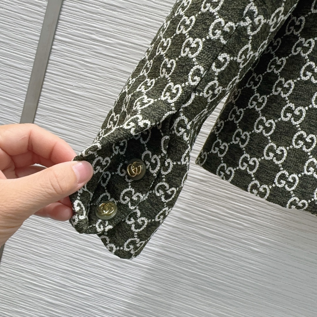 🛍️Gucc*👑2025FW新款外套 一眼就爱上 非常高级的进口高密度质地 双G毛尼提花面料 仔细看细节