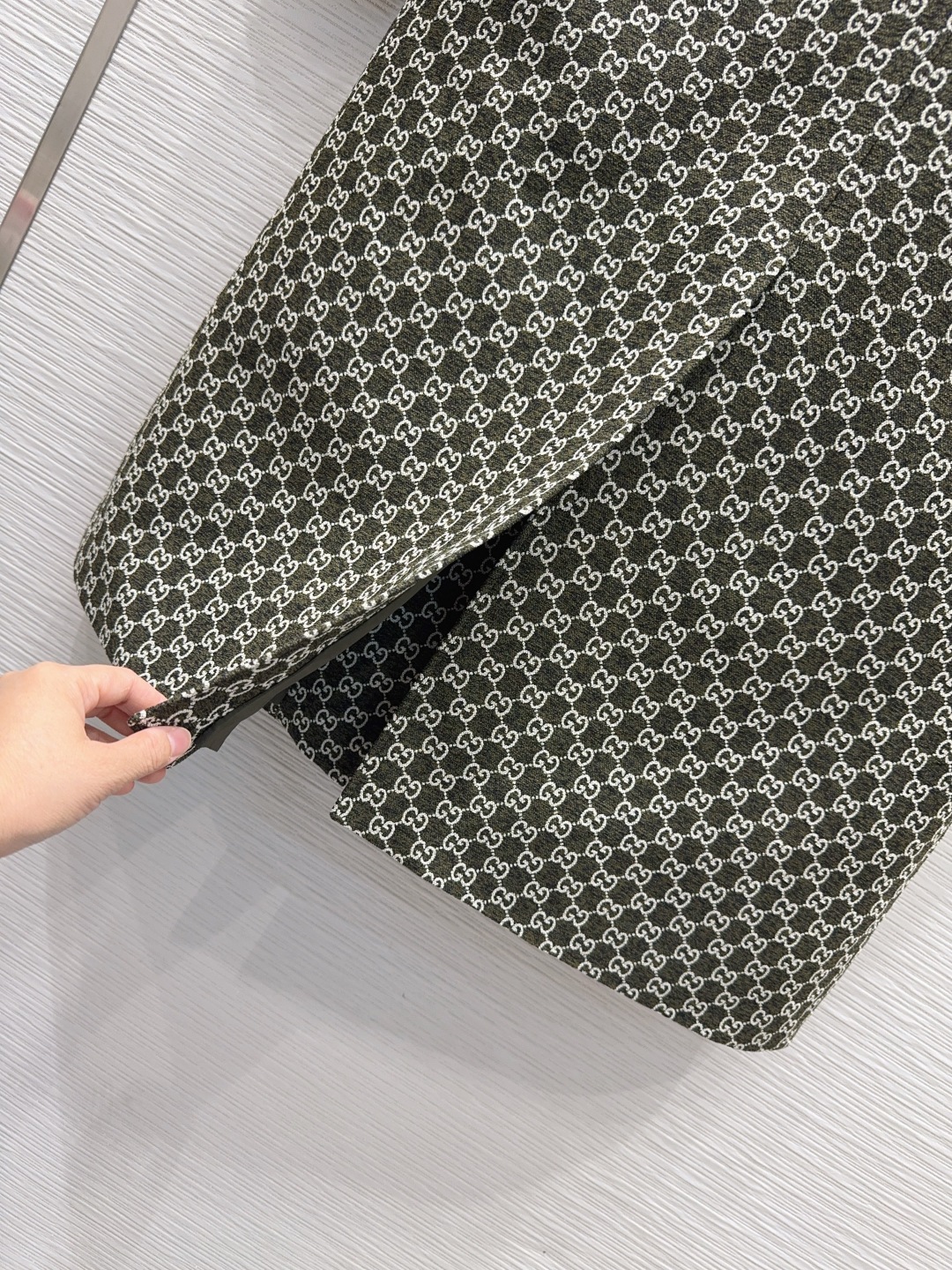 🛍️Gucc*👑2025FW新款长外套 一眼就爱上 非常高级的进口高密度质地 双G毛尼提花面料 仔细看细