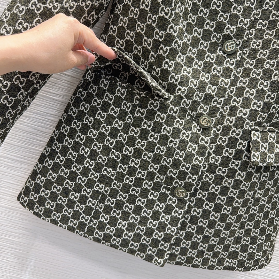 🛍️Gucc*👑2025FW新款套装 一眼就爱上 非常高级的进口高密度质地 双G毛尼提花面料 仔细看细节