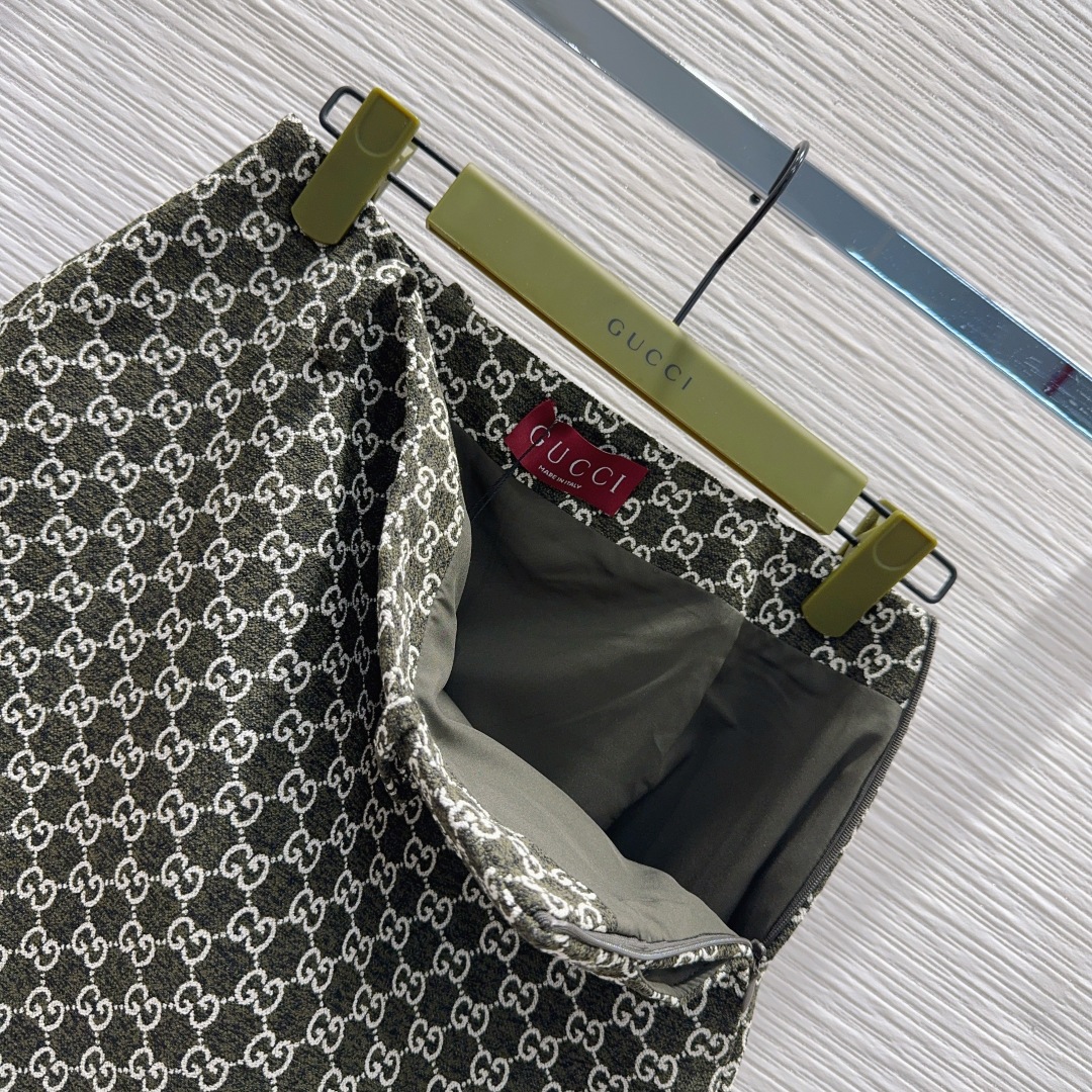 🛍️Gucc*👑2025FW新款套装 一眼就爱上 非常高级的进口高密度质地 双G毛尼提花面料 仔细看细节
