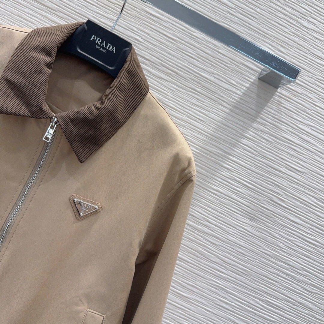 Prada 2025FW New Women's Jacket with Logo, Stylish and Comfortable 5 cmp i1761039439237 1897 0 3