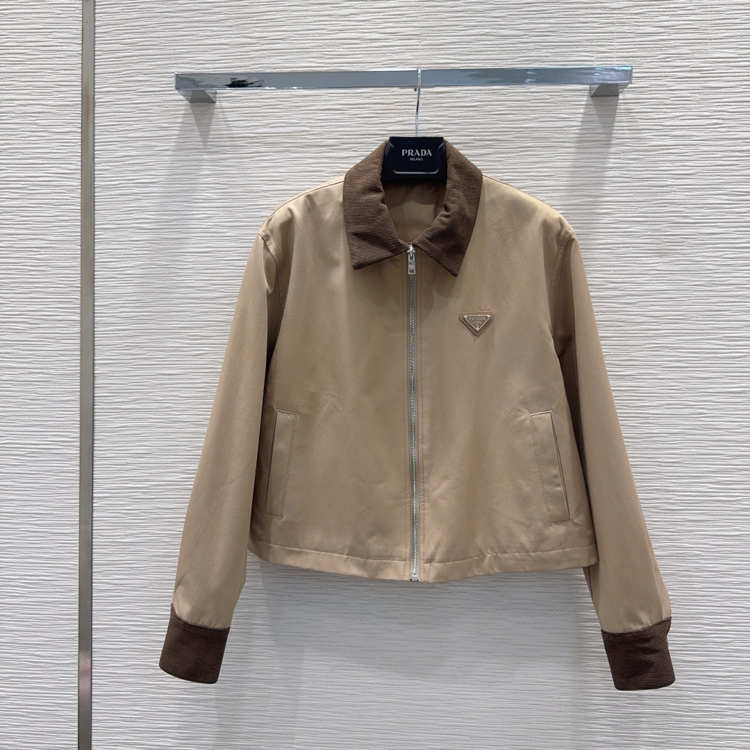 Prada 2025FW New Women's Jacket with Logo, Stylish and Comfortable 2 cmp i1761039439239 4260 0 0