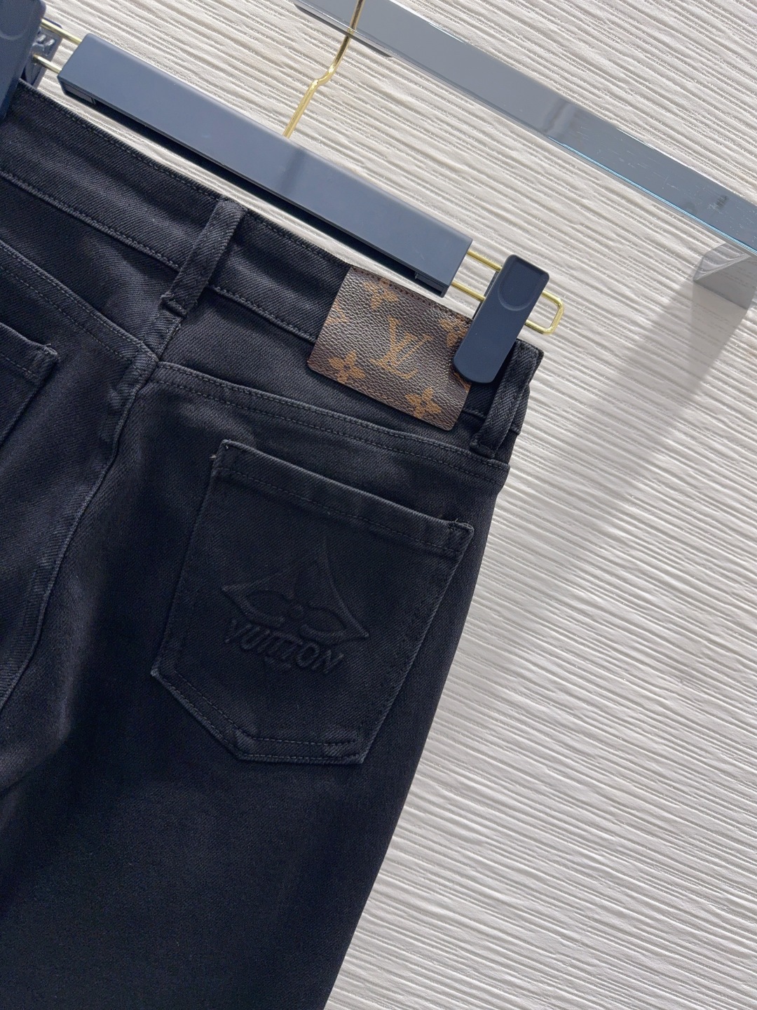 🛍️ Louis Vuitto* 👑2025FW新款牛仔长裤 有弹力 整件立体剪裁 全方位精致做工 明星