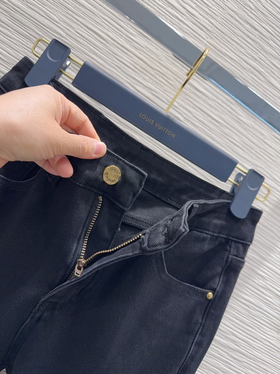 🛍️ Louis Vuitto* 👑2025FW新款牛仔长裤 有弹力 整件立体剪裁 全方位精致做工 明星