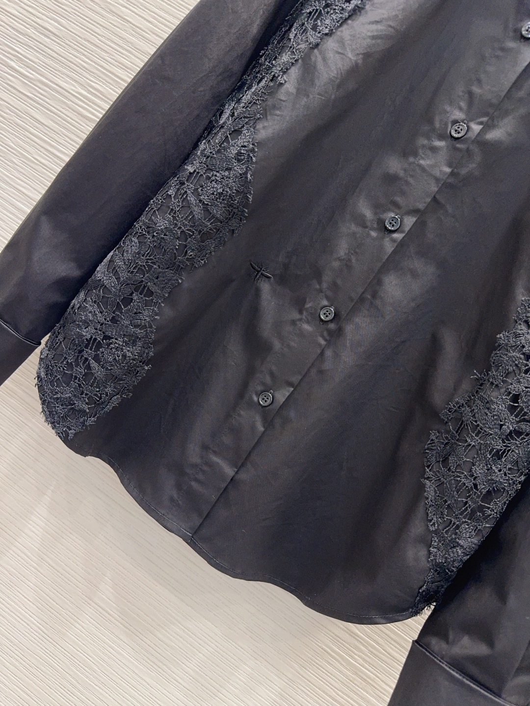 🛍️ Christian Dio* 👑2025FW新款蕾丝衬衣 低调奢华立体剪裁 精简线条感设计 高贵典