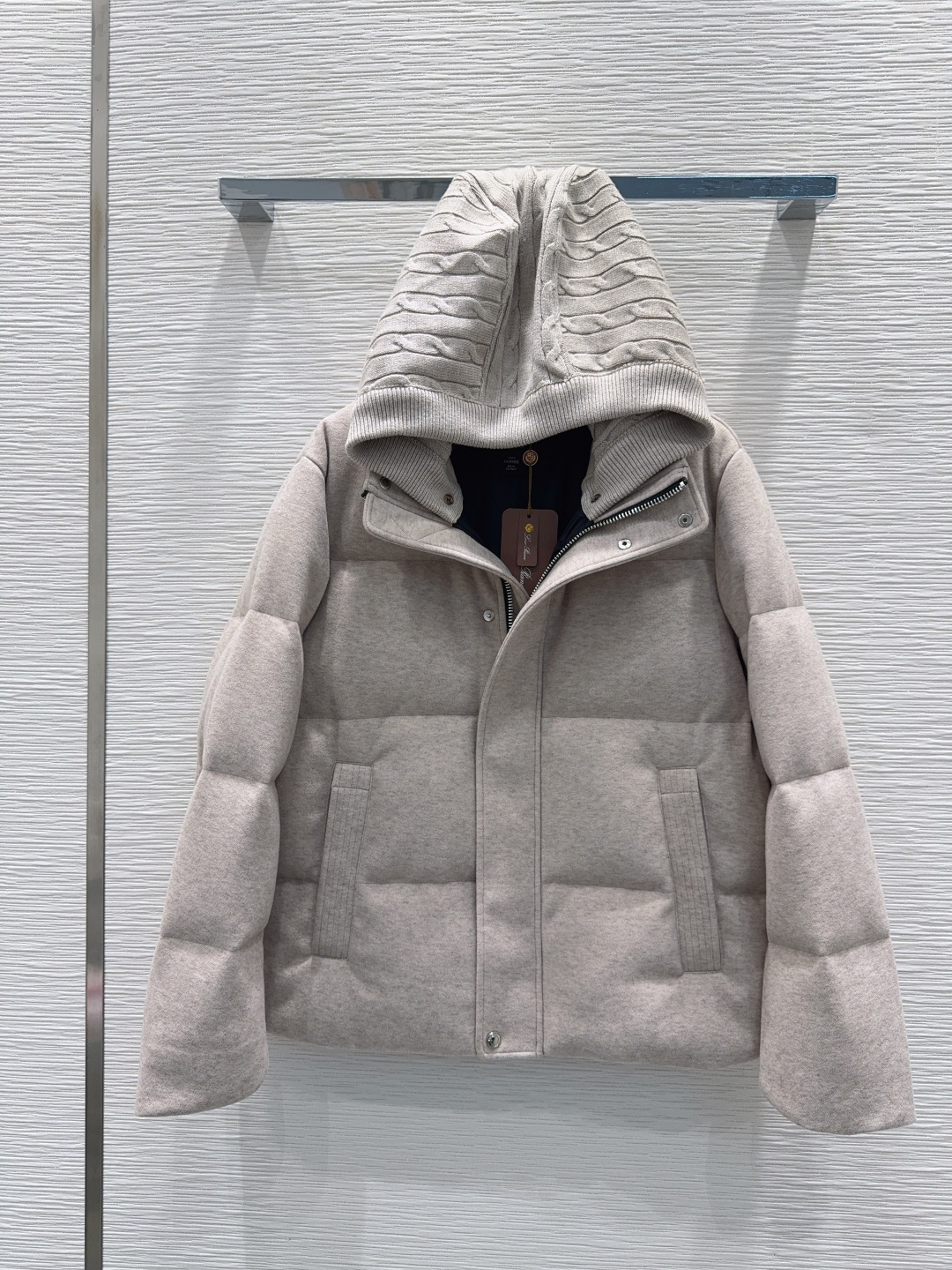 LORO PIANA 2025FW Manteau en duvet unisexe avec capuche en laine et logo