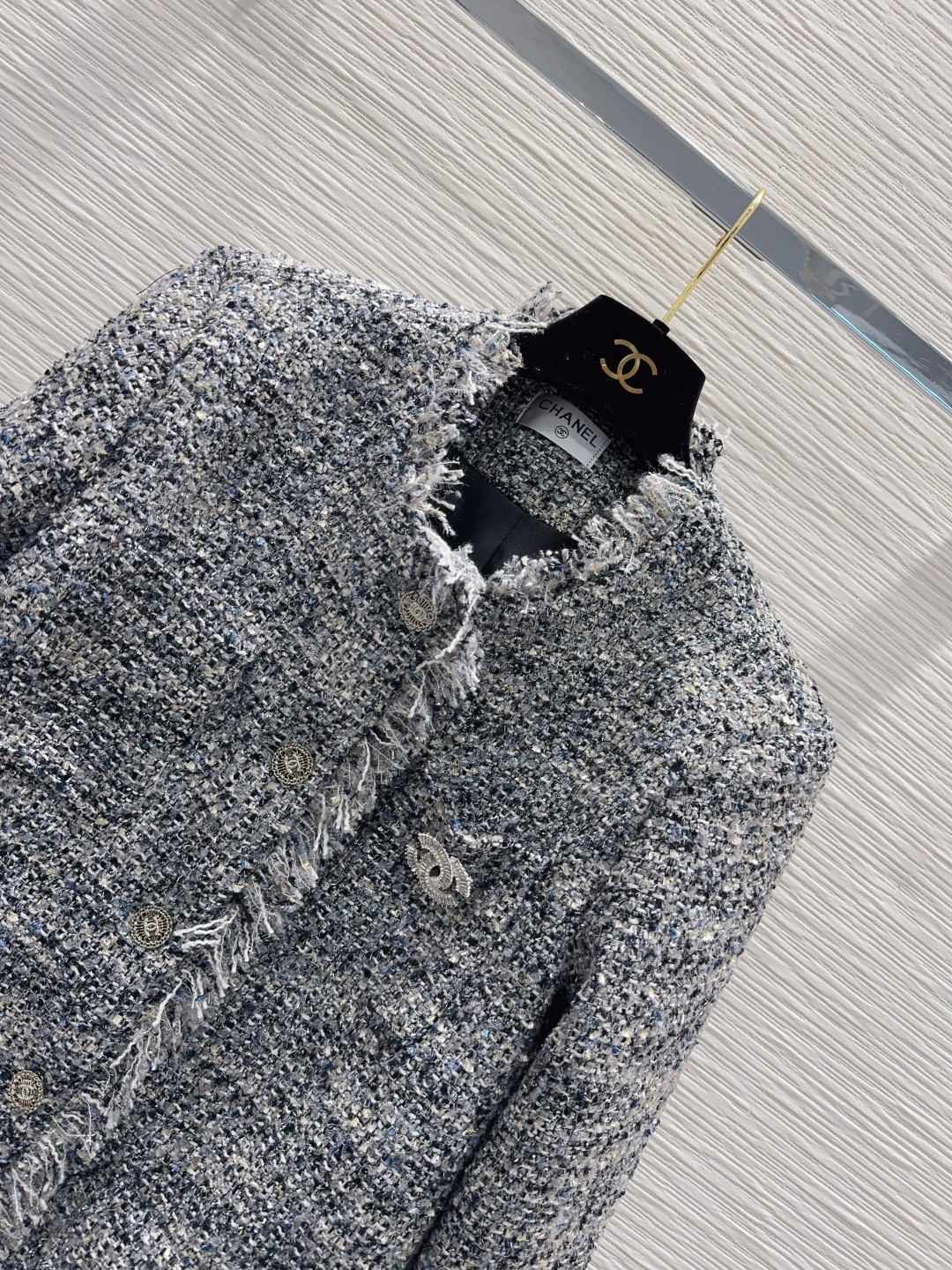 🛍️Chane* 👑👑2025FW新款小香风法式 经典造型外套 一眼就爱上了，版型设计能很好的修饰颈部线