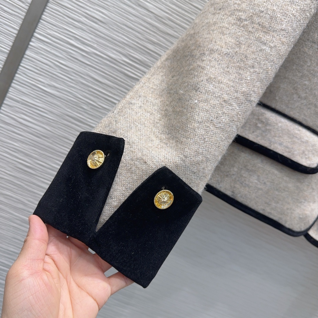 Chanel 2025FW Elegant Tweed Jacket - Classic Design, Flattering Fit 7 cmp i1761469481219 4506 0 5