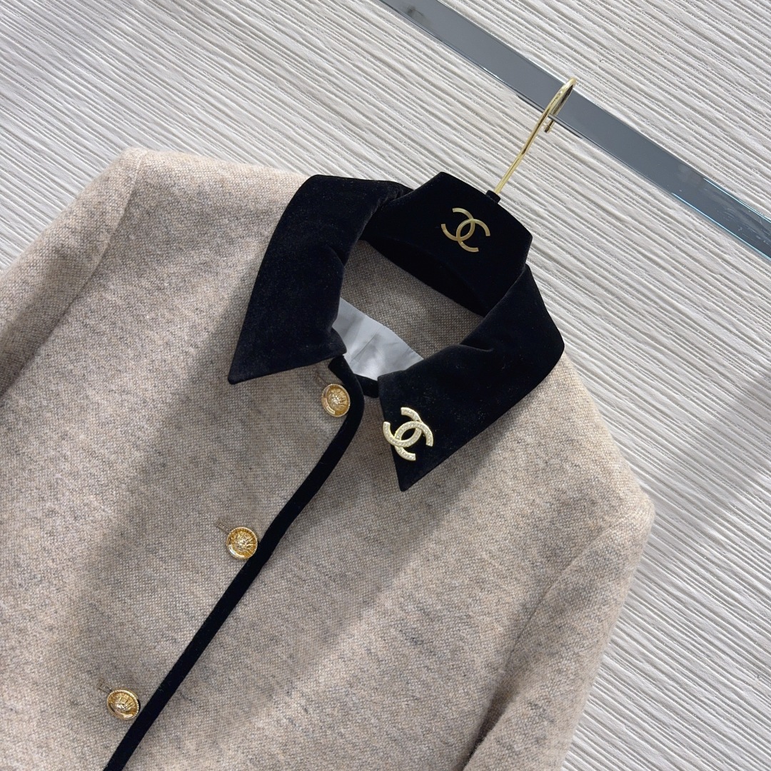 Chanel 2025FW Elegant Tweed Jacket - Classic Design, Flattering Fit 3 cmp i1761469481220 4327 0 1