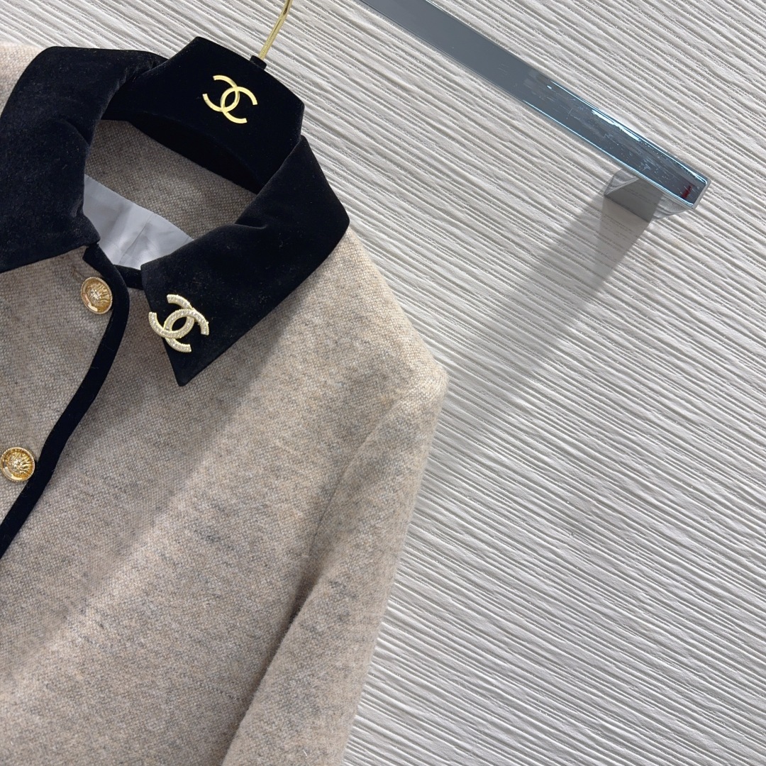 Chanel 2025FW Elegant Tweed Jacket - Classic Design, Flattering Fit 5 cmp i1761469484416 4625 0 3