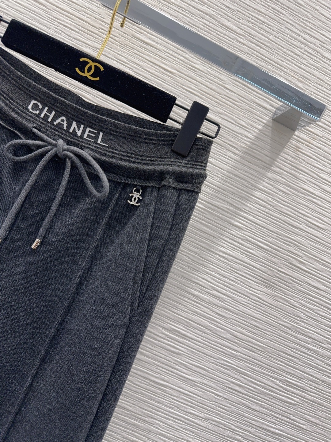 Chanel 2025FW High-Waisted Wide Leg Pants - Chic & Timeless Style 4 cmp i1761485804688 725 0 3