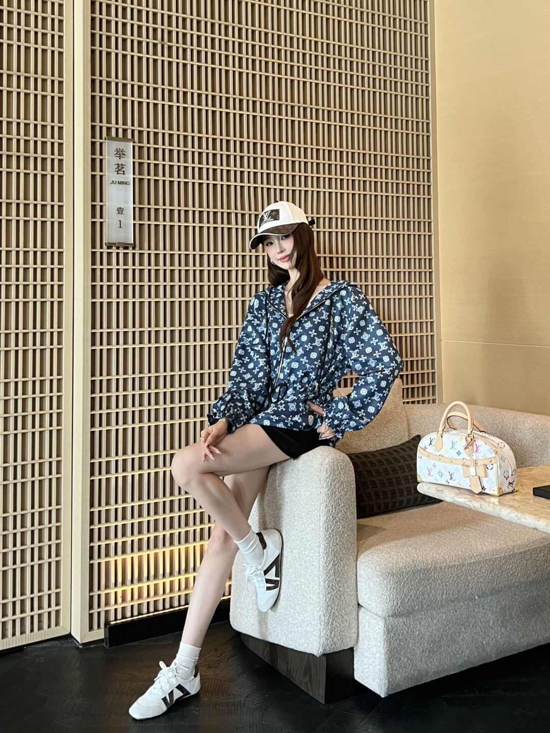 NO:697369,Upper body picture,,19860909上身图,,,Women's clothing