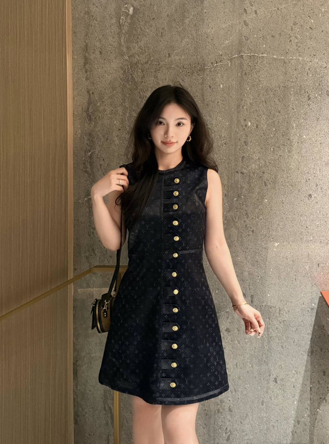 NO:708957,Upper body picture,,19860909上身图,,,Women's clothing