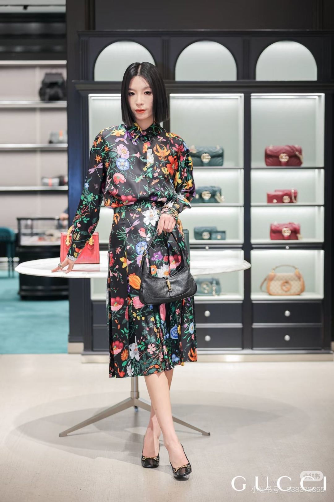 NO:732892,Counter picture 1,,19860909专柜图1,,,Women's clothing