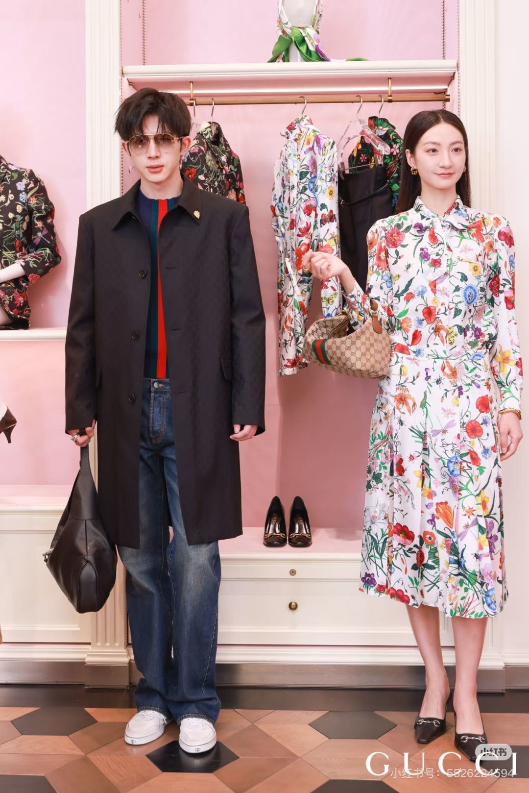 NO:732863,Counter picture 1,,19860909专柜图1,,,Women's clothing