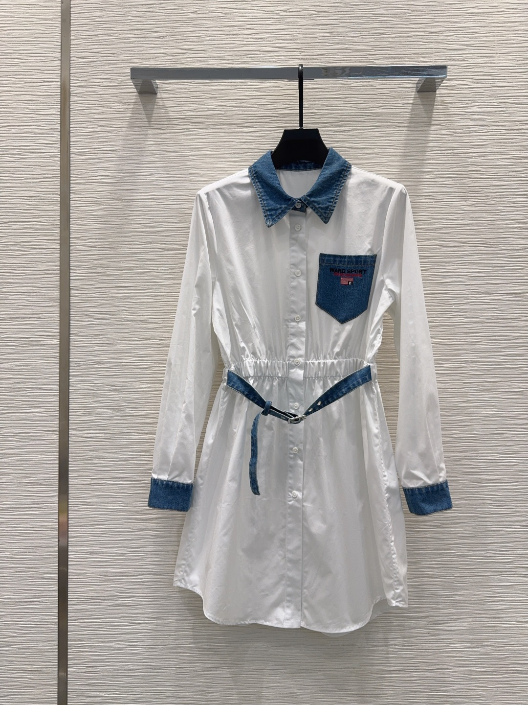 NO:737632,2026SS new shirt dress. Low-key luxury three-dimensional tailoring. Streamlined line design. Noble and elegant yet full of gentle and intellectual temperament. Imported special materials. You will be amazed when you receive it. The texture of the customized fabric is amazing!  SML [S shoulder width 37, bust 94, skirt length 93],,skirts,198609092026SS新款衬衣裙 低调奢华立体剪裁 精简线条感设计 高贵典雅又尽显温柔知性的气质 进口特殊材质 收到手会很惊艳 定制面料质感超赞！SML【S肩宽37 胸围94 裙长93】,,skirts,,Women's clothing