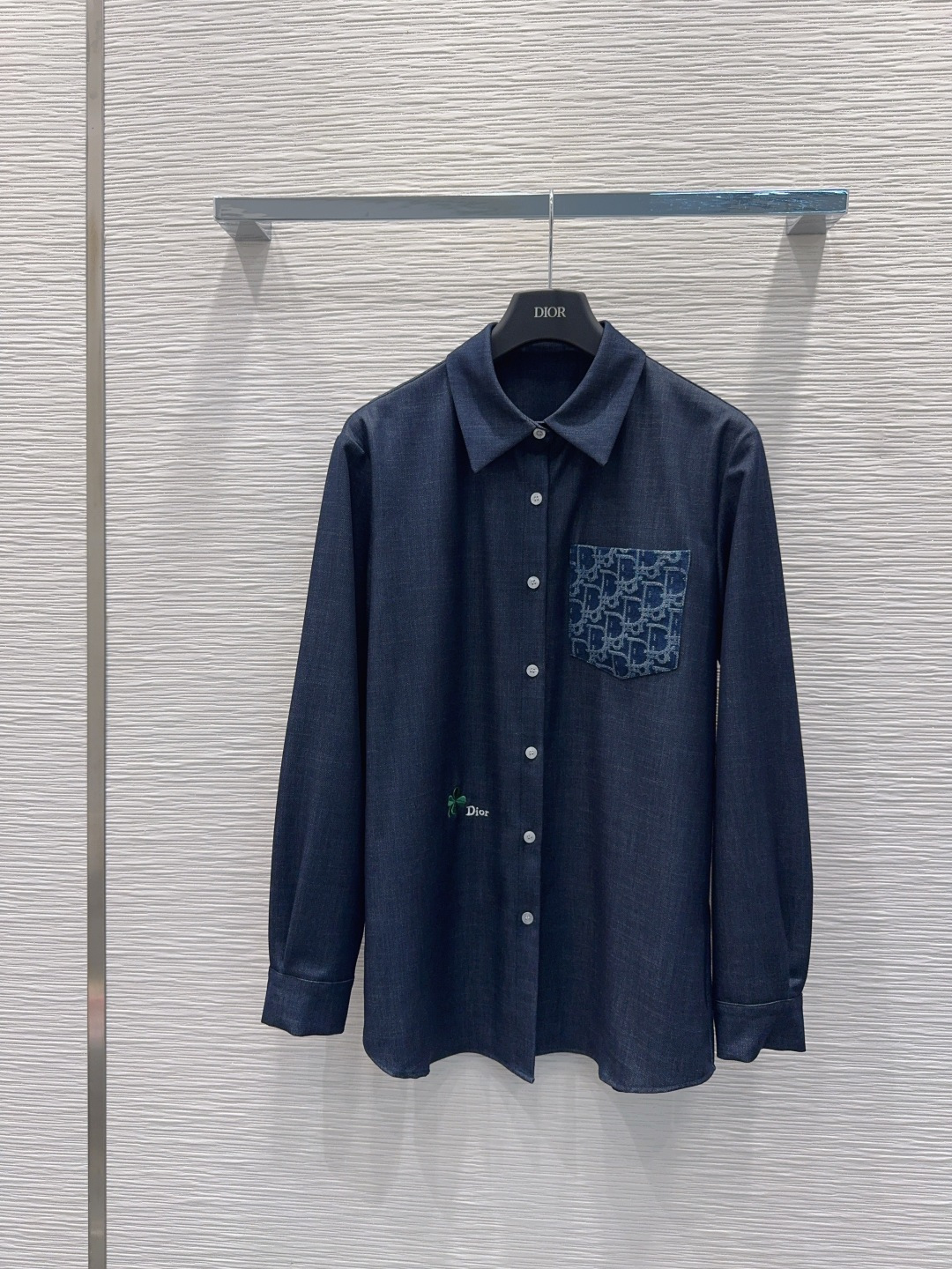 NO:737640,2026SS new suit can be controlled by everyone. High-density fashionable casual style. Vintage is handsome. Medieval style. It meets the dual needs of comfort and fashion and can be integrated into every daily dressing scene. Playful and age-reducing design elements full of vitality. SML [S shirt, shoulder width 44, chest 98, sleeve length 58, dress length 72, S pants, waist 66, hip 100, trouser length 102] Lining, shirts,198609092026SS新款套装 人人都能驾驭 高密度时髦休闲风 Vintage帅气 中古风 贴合舒适与时髦的双需求能融入每个日常的穿搭场景中.俏皮减龄充满元气的设计元素 SML【S衬衫 肩宽44 胸围98 袖长58 衣长72 S裤子 腰围66 臀围100 裤长102】衬,,shirts,,Women's clothing