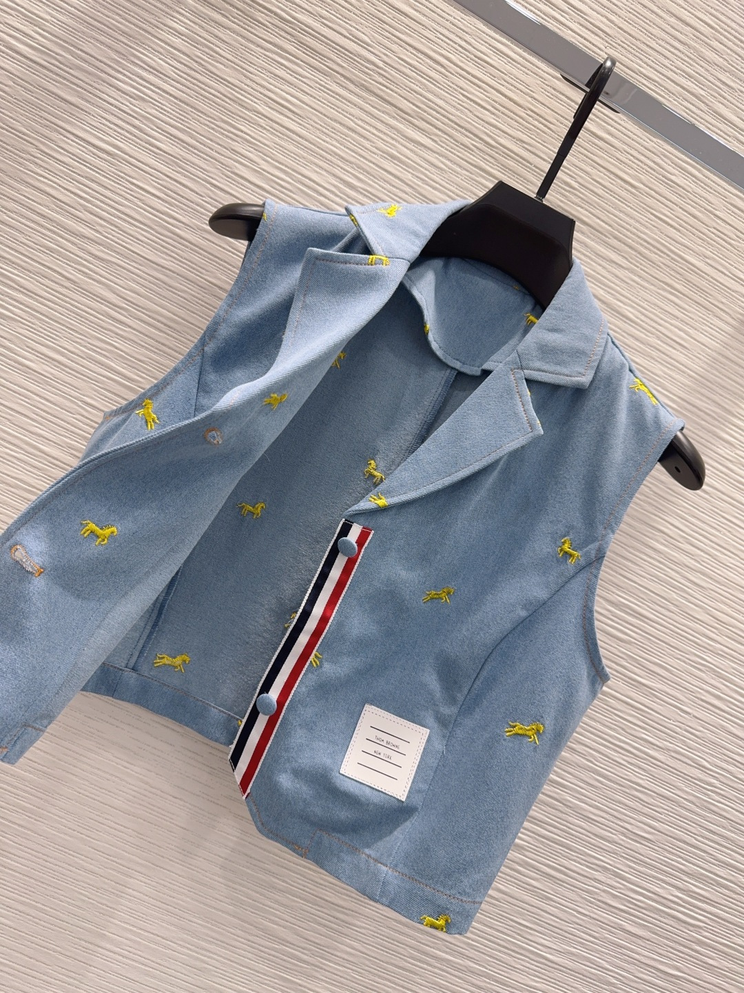 🌼2026SS新款套裙 高定出品 时髦精必入  这穿搭的功能特别强大 随意打造显高显瘦的上身效果，美式高