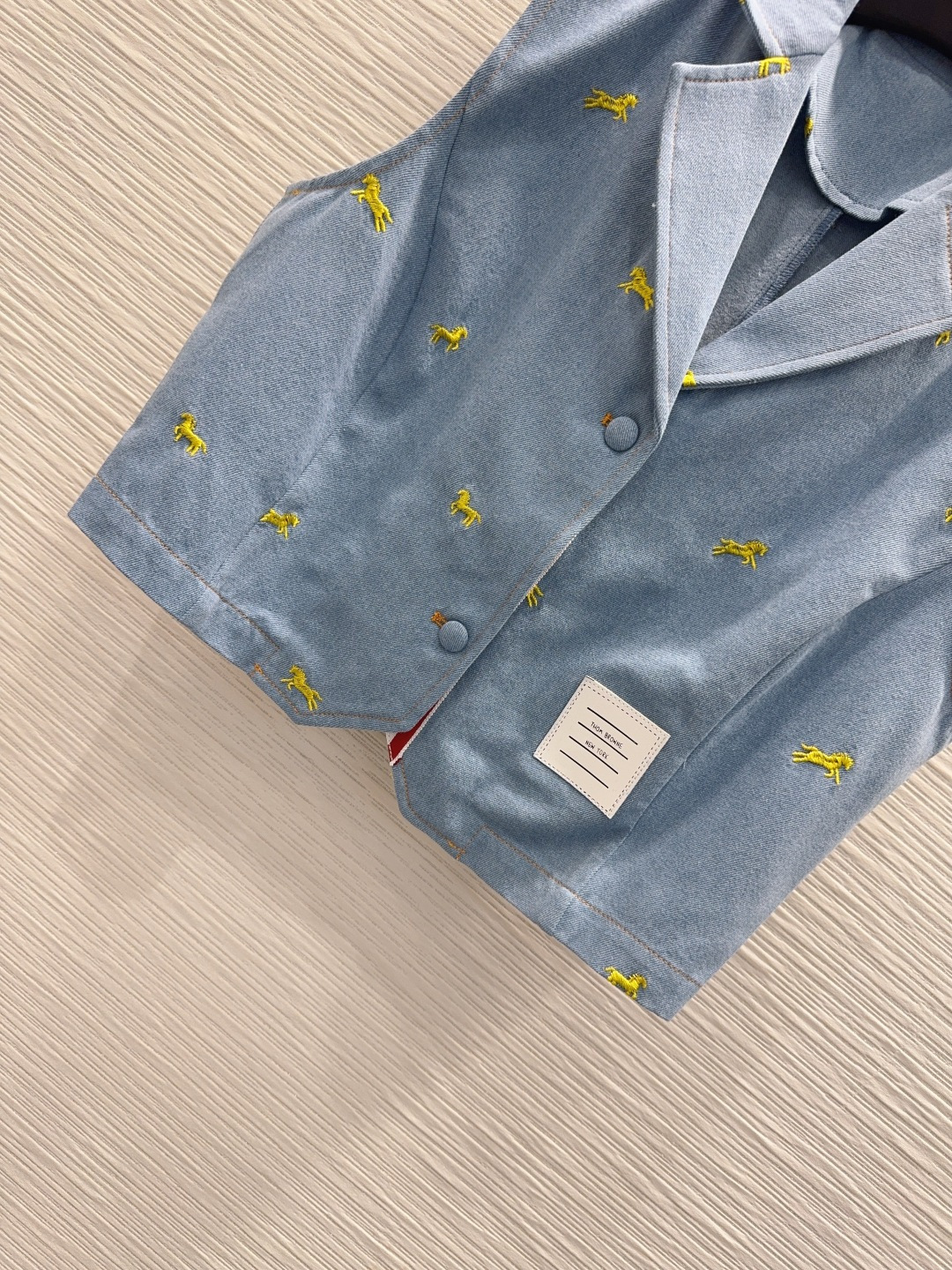 🌼2026SS新款套裙 高定出品 时髦精必入  这穿搭的功能特别强大 随意打造显高显瘦的上身效果，美式高