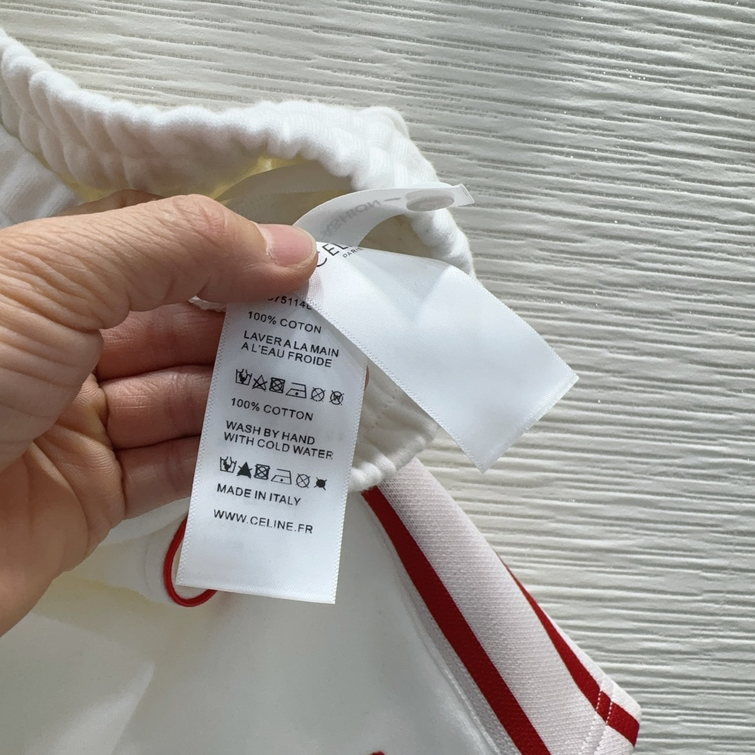 🌼2026SS新款套装 可A可乖的风格，满满小细节太加分了。做工精致 减龄时尚 好HOLD住造型 深得仙