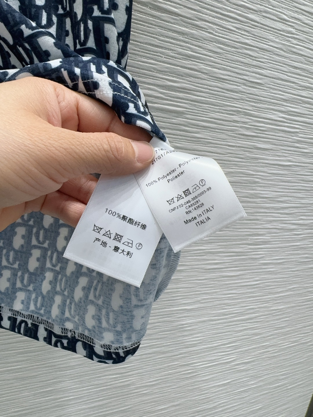 🌼2026SS新款上衣 高级大气 柔软弹力很舒服 满满的穿搭高级感 创新面料 轻盈柔软 实物非常赞！紧身