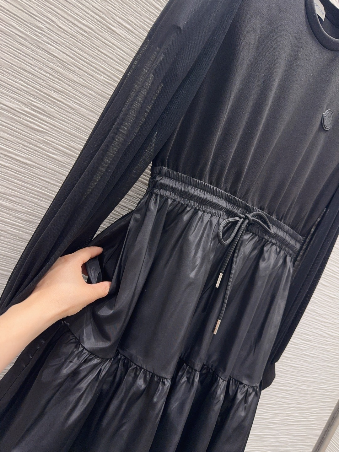 🌼2026SS新款连衣裙 低调奢华立体剪裁 精简线条感设计 高贵典雅又尽显温柔知性的气质 进口特殊材质 