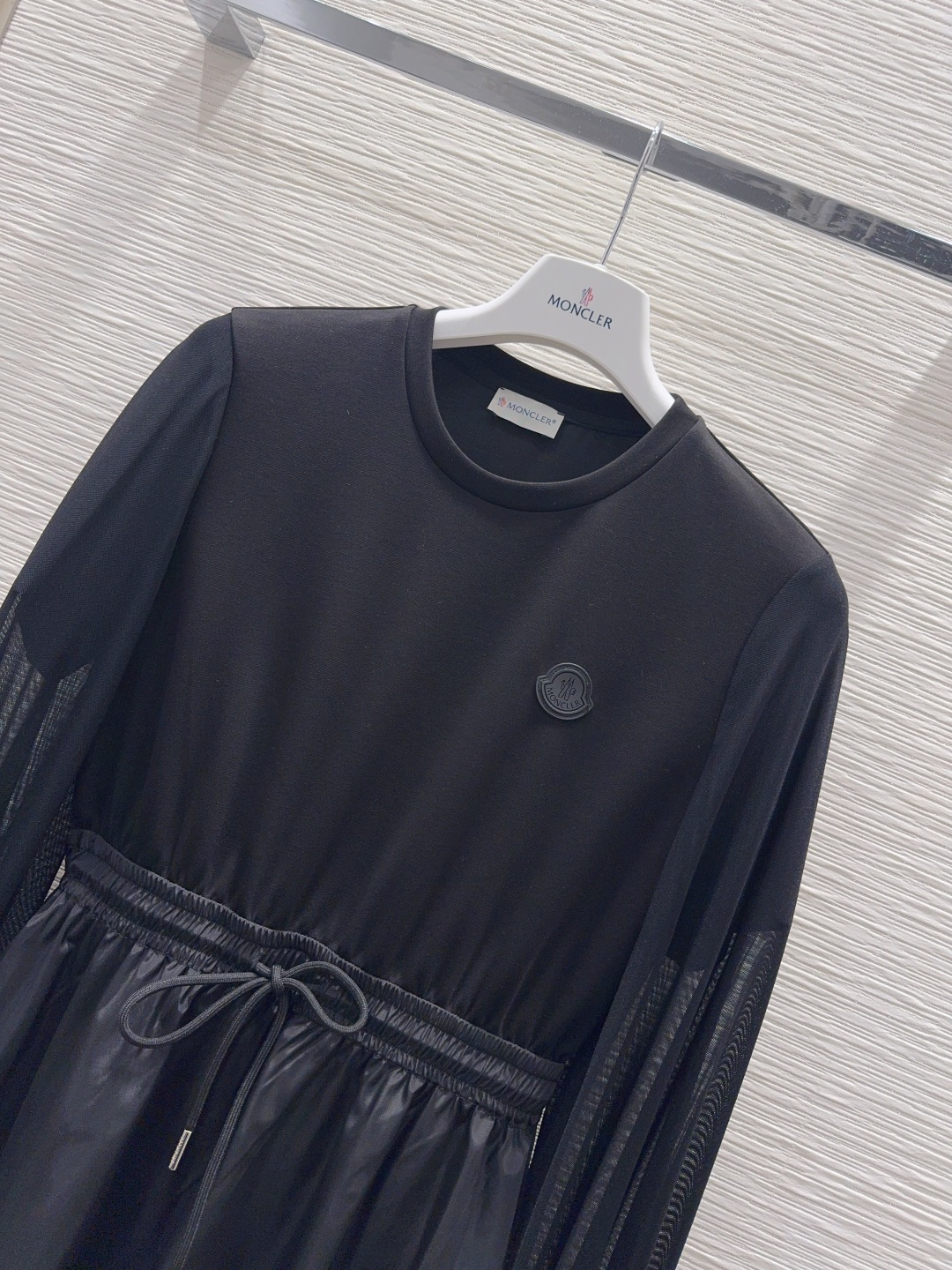 🌼2026SS新款连衣裙 低调奢华立体剪裁 精简线条感设计 高贵典雅又尽显温柔知性的气质 进口特殊材质 