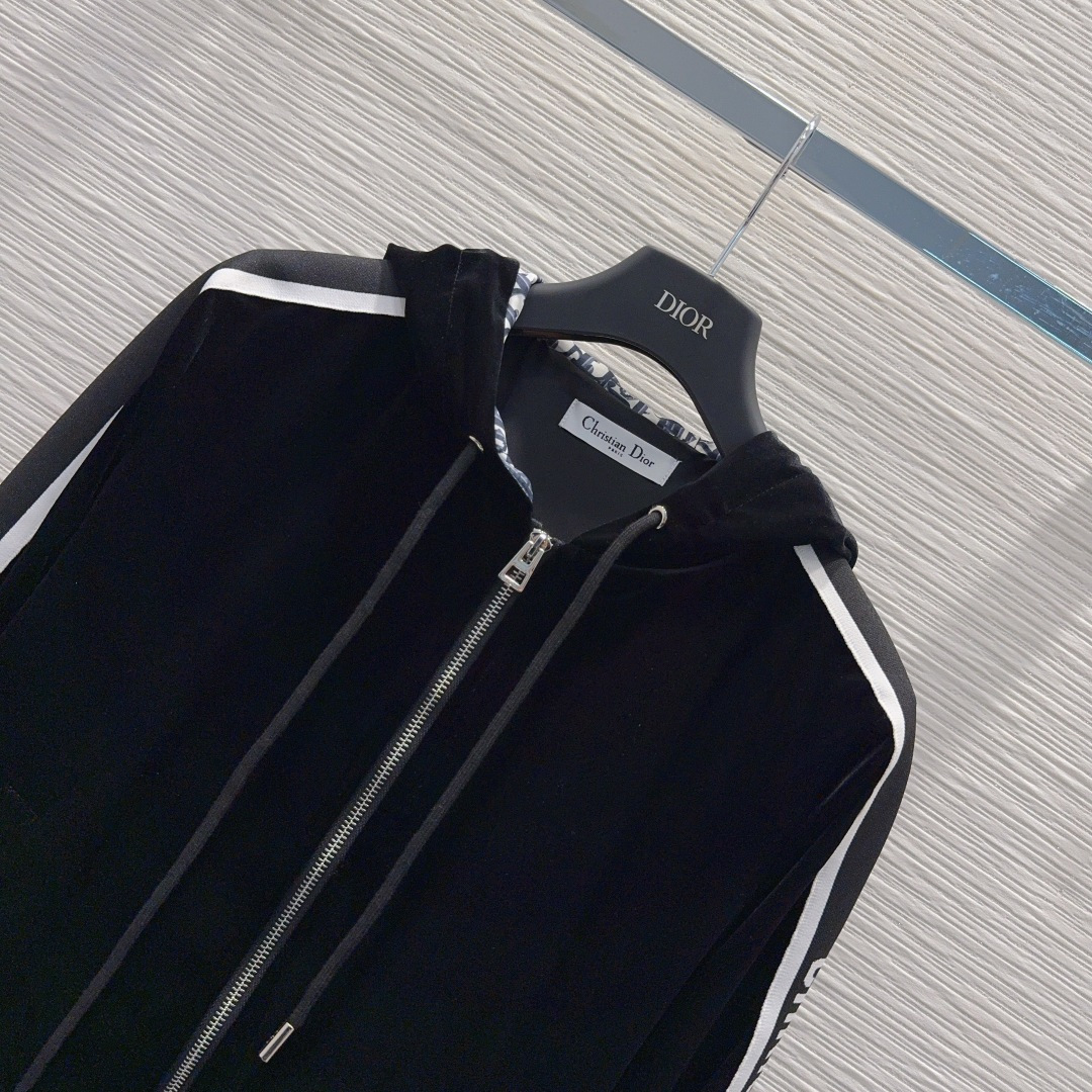 🌼2026SS新款丝绒套装 人人都能驾驭 高密度时髦休闲风 Vintage帅气 中古风 贴合舒适与时髦的