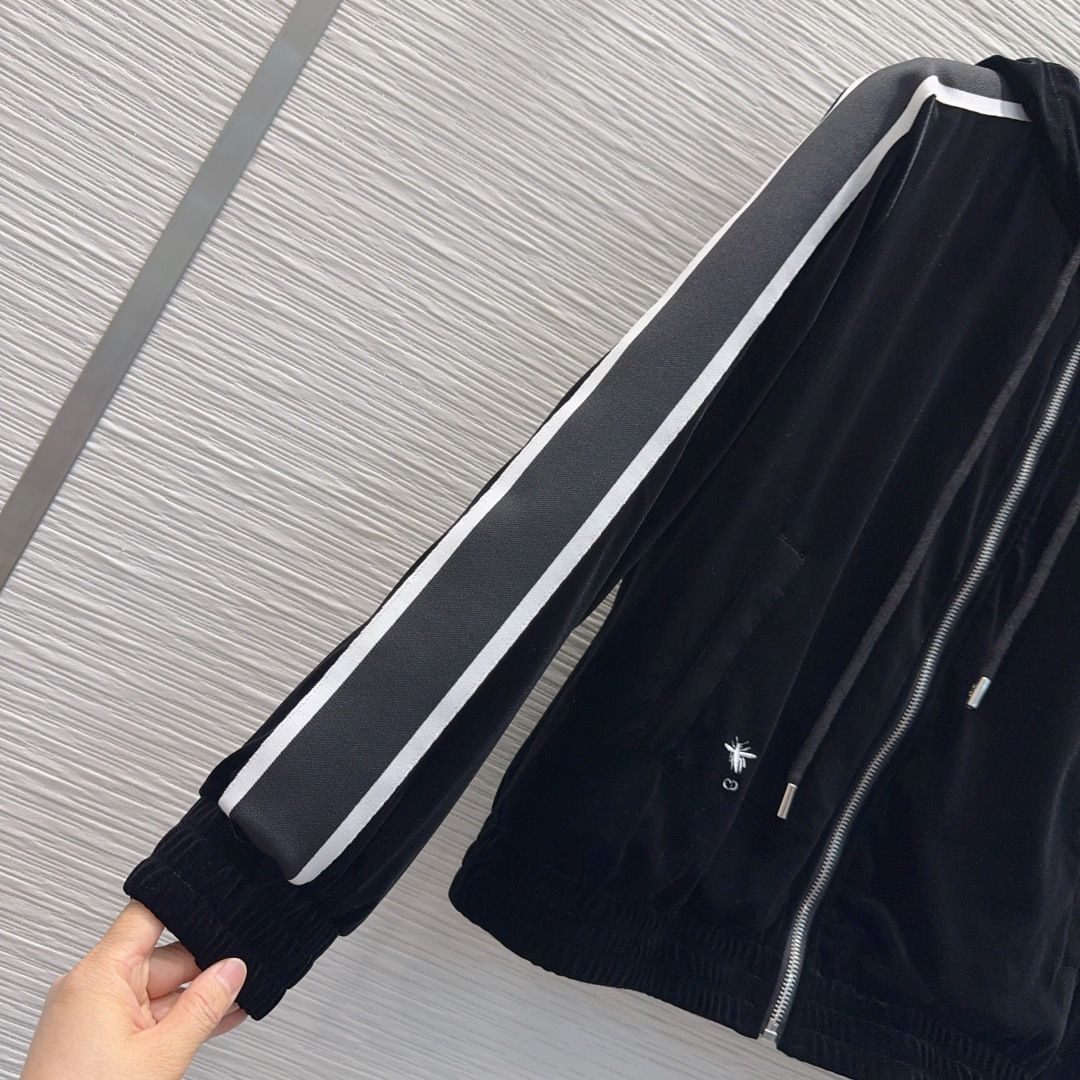 🌼2026SS新款丝绒套装 人人都能驾驭 高密度时髦休闲风 Vintage帅气 中古风 贴合舒适与时髦的