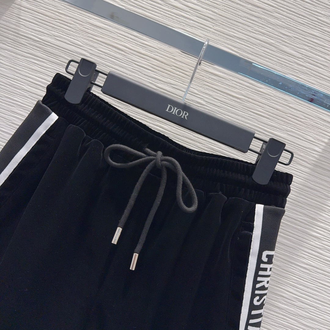 🌼2026SS新款丝绒套装 人人都能驾驭 高密度时髦休闲风 Vintage帅气 中古风 贴合舒适与时髦的