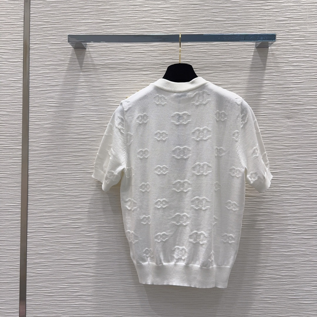 🌼2026SS新品 经典毛衣 100%羊毛 质感细腻软糯。经典减龄单品！版型不挑人上身巨显瘦！白富美必收