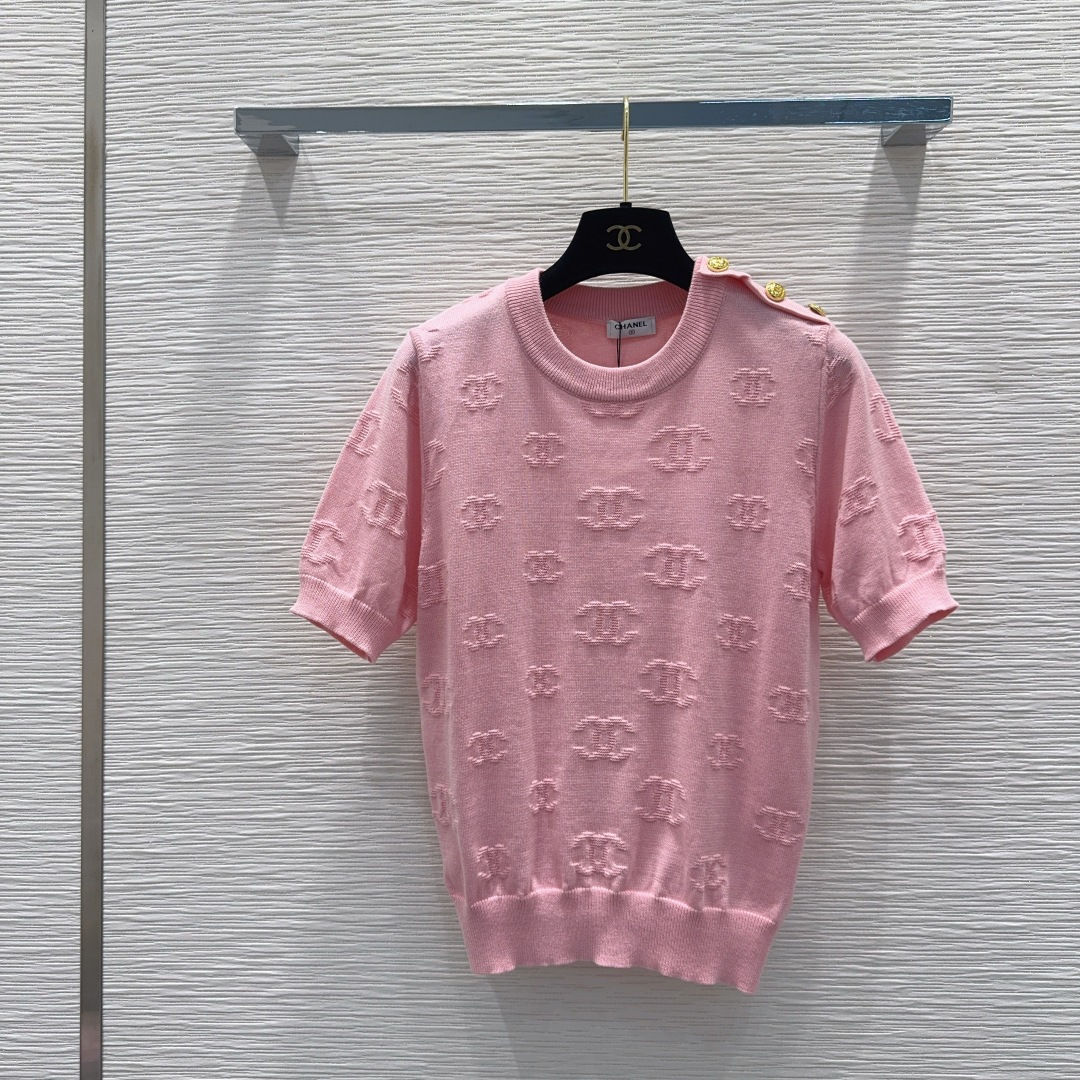 🌼2026SS新品 经典毛衣 100%羊毛 质感细腻软糯。经典减龄单品！版型不挑人上身巨显瘦！白富美必收