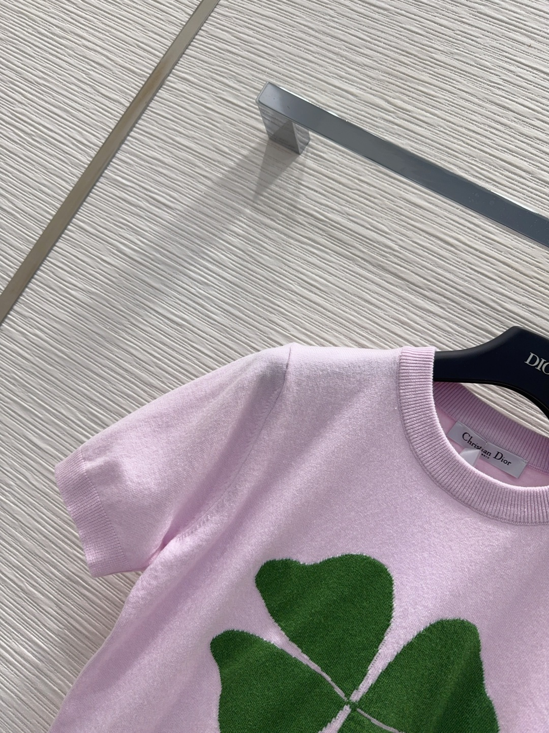 🌼2026SS新品 经典毛衣 100%羊毛 质感细腻软糯。经典减龄单品！版型不挑人上身巨显瘦！白富美必收