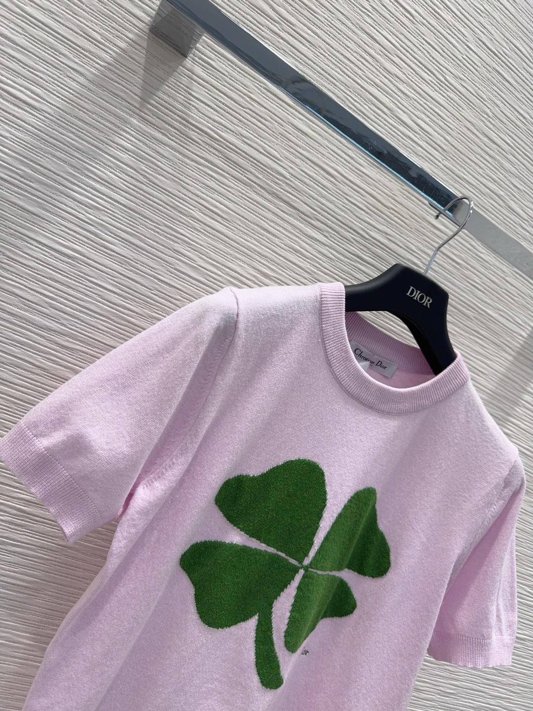 🌼2026SS新品 经典毛衣 100%羊毛 质感细腻软糯。经典减龄单品！版型不挑人上身巨显瘦！白富美必收