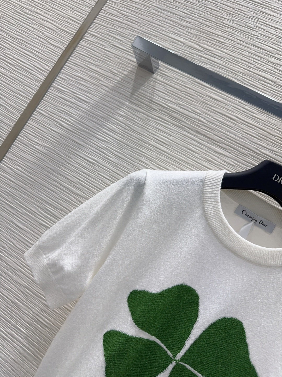 🌼2026SS新品 经典毛衣 100%羊毛 质感细腻软糯。经典减龄单品！版型不挑人上身巨显瘦！白富美必收
