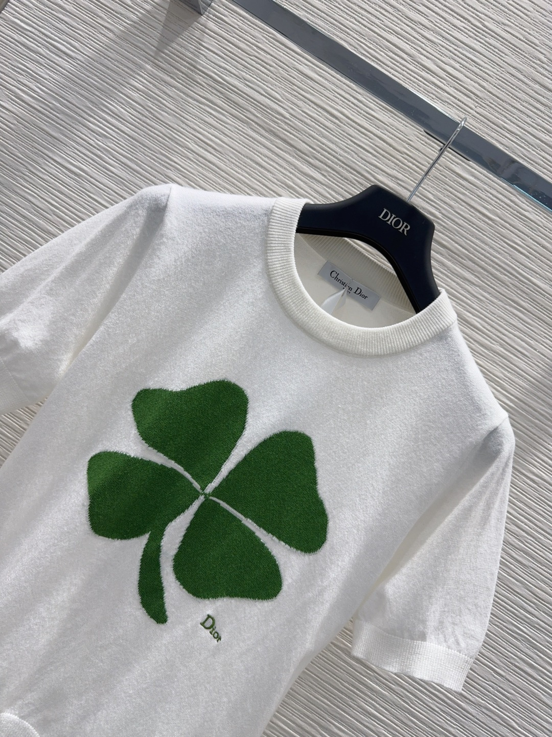 🌼2026SS新品 经典毛衣 100%羊毛 质感细腻软糯。经典减龄单品！版型不挑人上身巨显瘦！白富美必收