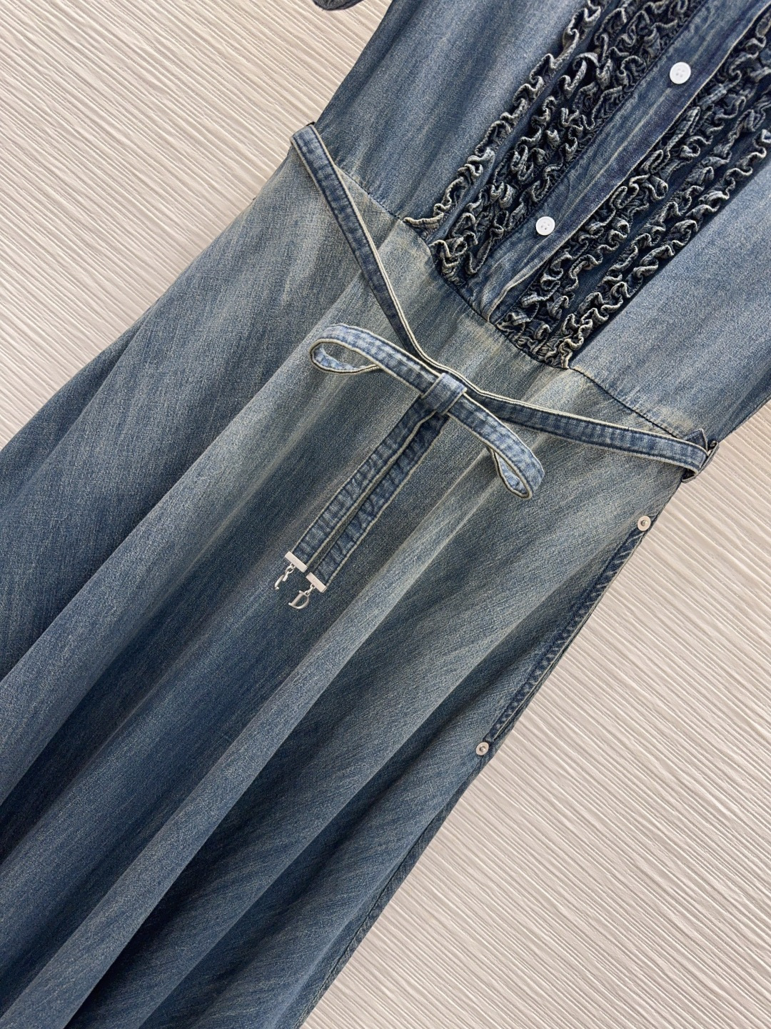 🌼2026SS新款牛仔连衣裙 高版出品~超时髦新款丹宁牛仔 个性色调上身又酷又飒爽 纹理细腻，棉感自然，