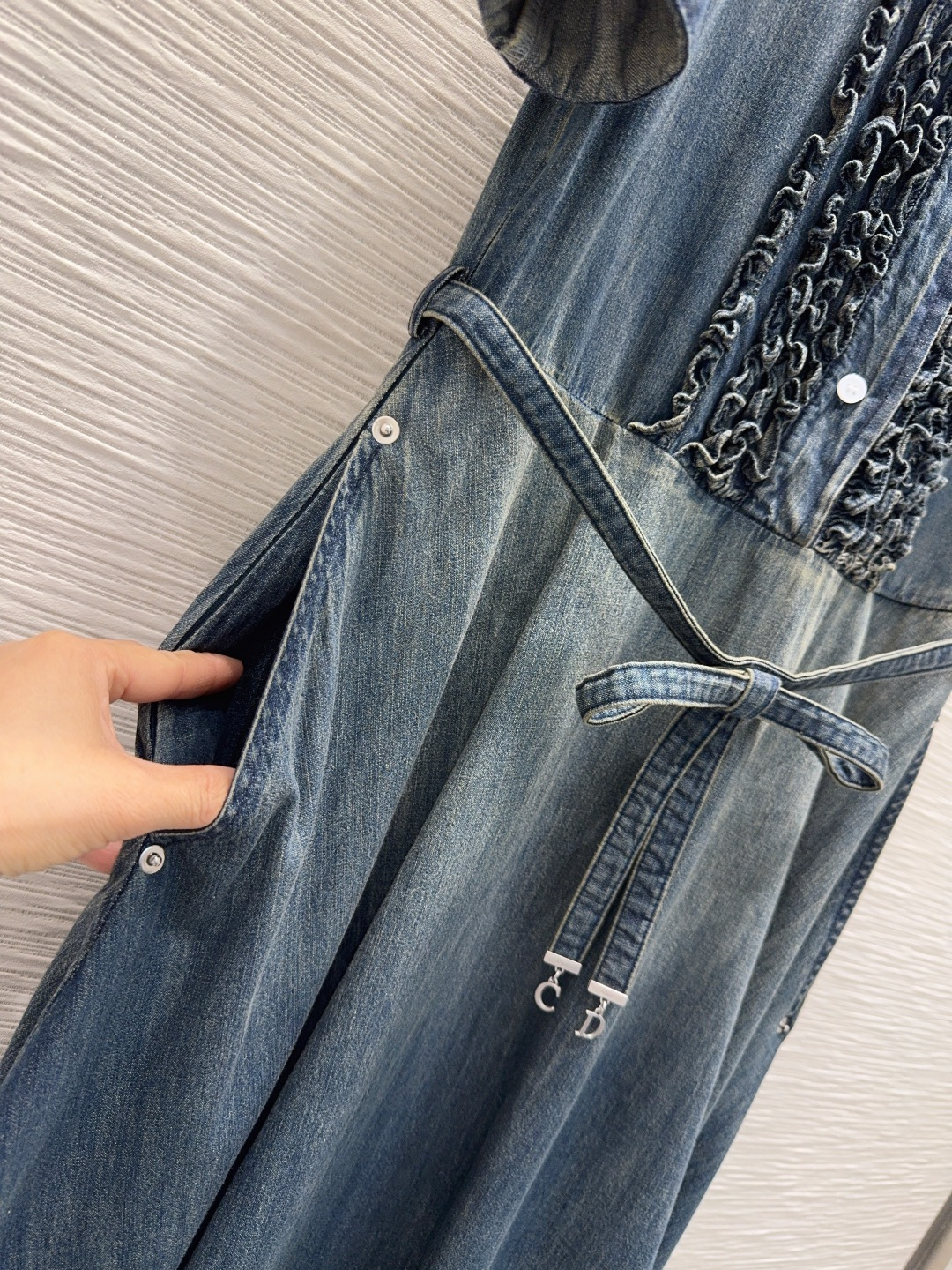 🌼2026SS新款牛仔连衣裙 高版出品~超时髦新款丹宁牛仔 个性色调上身又酷又飒爽 纹理细腻，棉感自然，