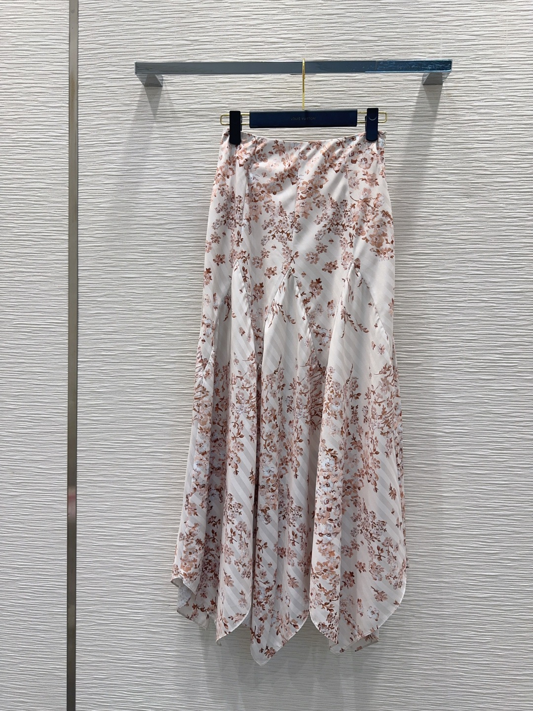 🌼2026SS新款套装 飘逸灵动 简约中流露出高奢 整件衣服做工更是非常精细！ 版型简单一目了然，美伦美