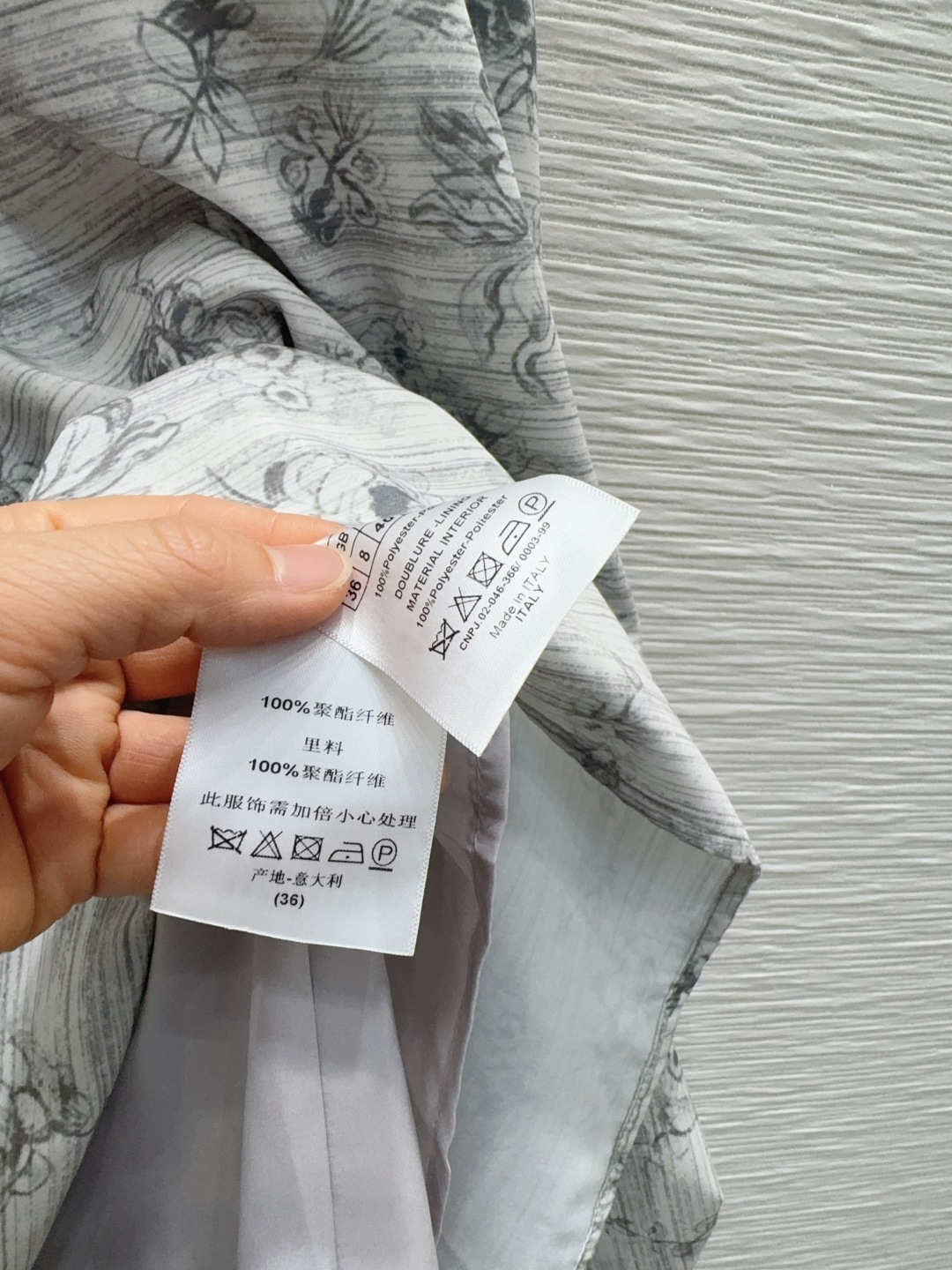 🌼2026SS新款背心裙 飘逸灵动 简约中流露出高奢 整件衣服做工更是非常精细！ 版型简单一目了然，美伦