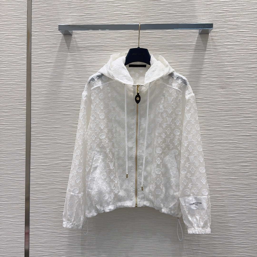 Белая куртка Louis Vuitton с монограммой