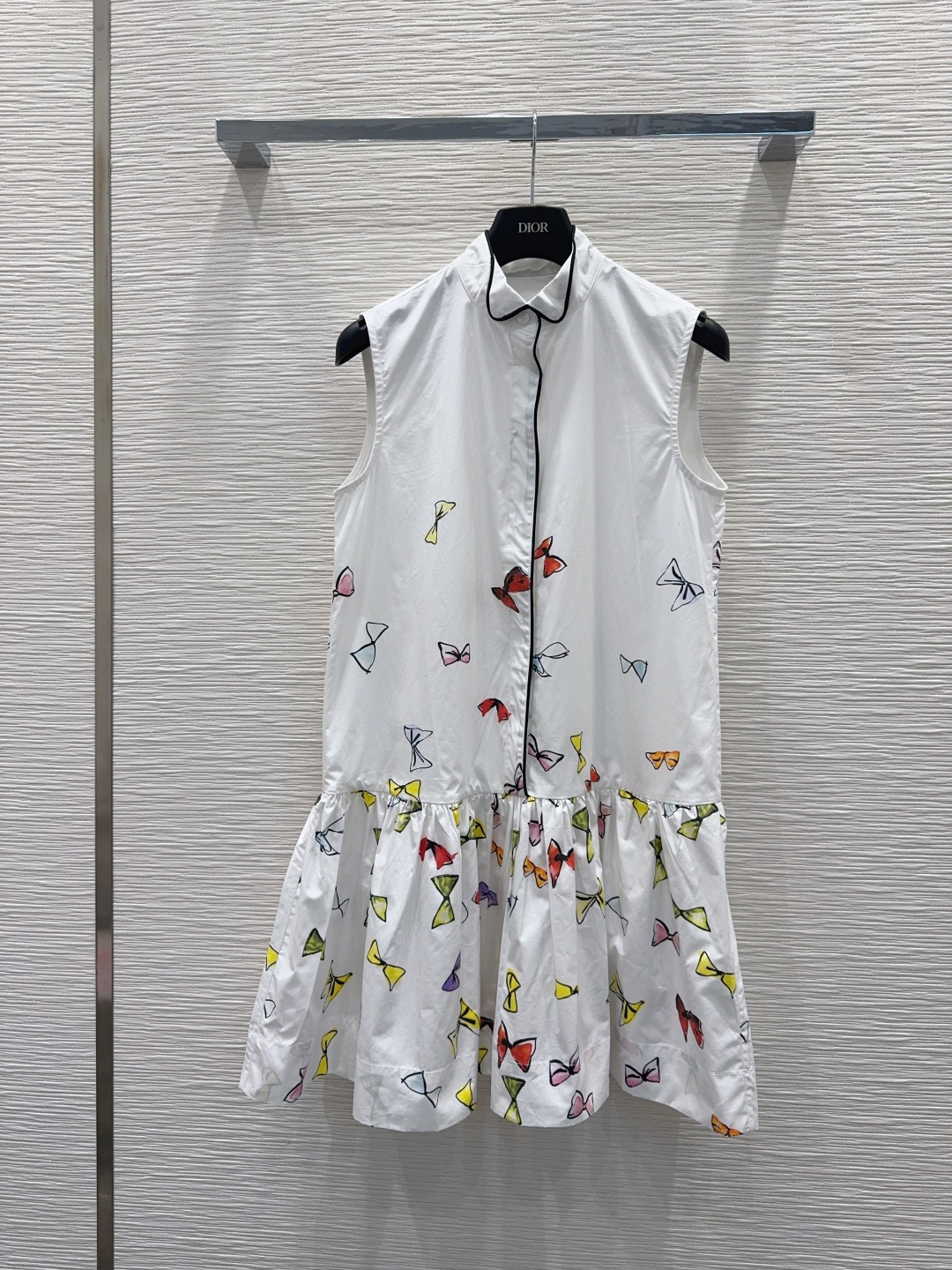 NO:823447,2026SS new tank top dress with positioning and penetration printing. The version is super western. The upper body is casually high-end. Effortlessly fashionable. Overall simple and generous. The silhouette is comfortable to wear. Intellectual atmosphere. Creates a cool and high-end sense. Open mold custom accessories. Perfect workmanship quality. Look at the details. SML198609092026SS新款背心裙 定位渗透印花 版型超洋气 上身就一整个不经意的高级 毫不费力的时髦 整体简约大方 廓形穿着舒适 知性大气 打造飒爽高级感,开模定制配件,完美做工品质看细节 SML XL【S后中长86 胸围92 肩宽36】,迪奥-服装,dior,skirts,,Women's clothing