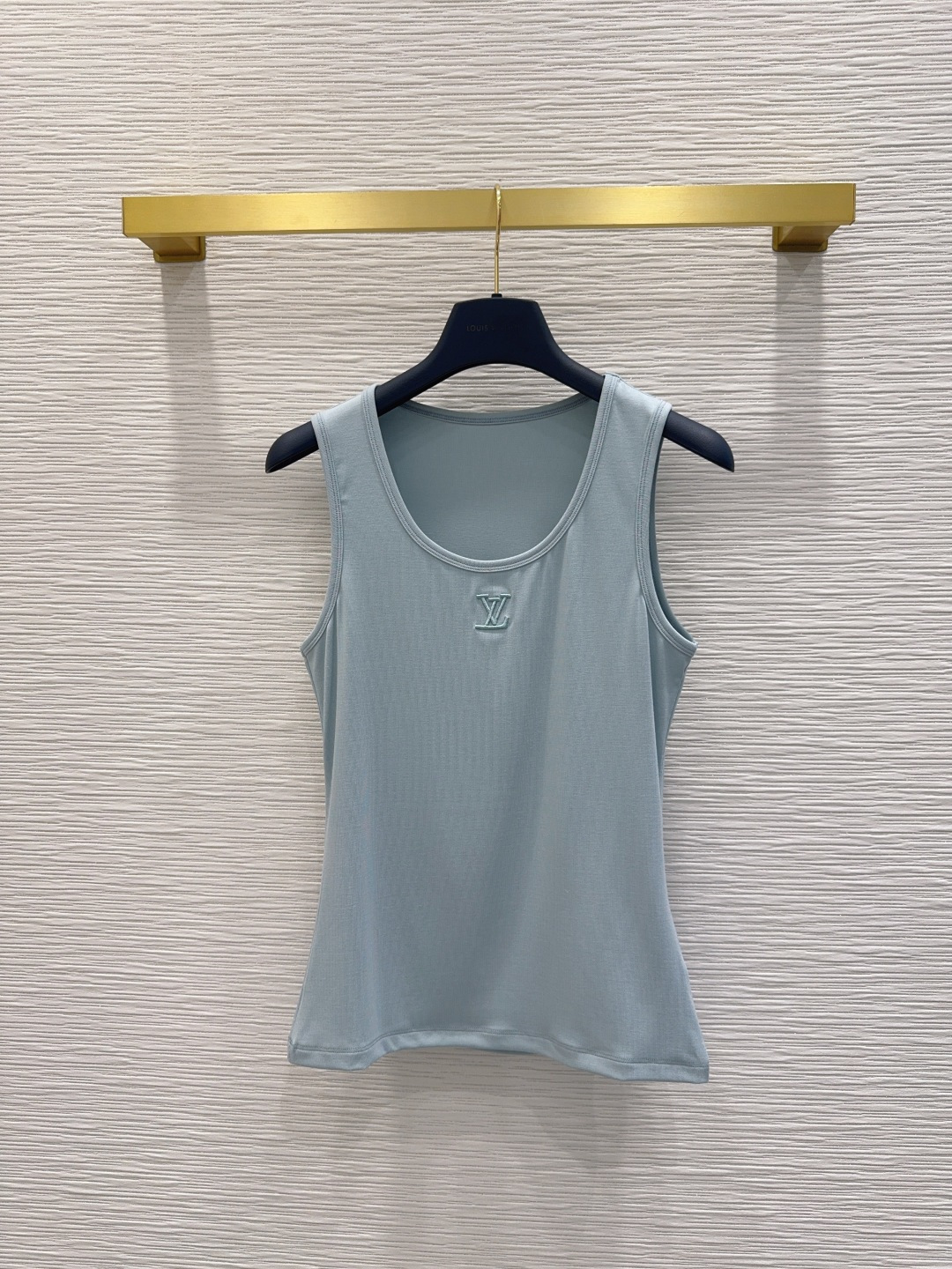 Топ женский облегающий с вышивкой на груди Без бренда