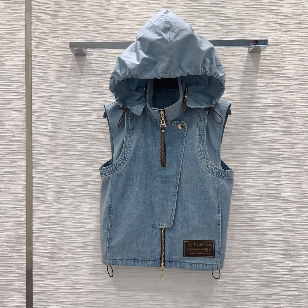 NO:830797,2026SS new denim, nostalgic series, plain denim with distressed effect, good appearance, versatile and trouble-free, just a very clean feeling, a must-have for everyone, really great!  Washed denim cotton with a very comfortable feel, aged fermentation style, SML198609092026SS新款牛仔 怀旧感系列 做旧效果素颜牛仔 高颜值 百搭无烦恼 就是很干净的感觉 人手必备 真的很赞！ 手感很舒服的洗水牛仔棉 做旧酵洗造型 SML XL【S后中长50 胸围94 肩宽42】,路易威登-服装,louis vuitton,,Women's clothing