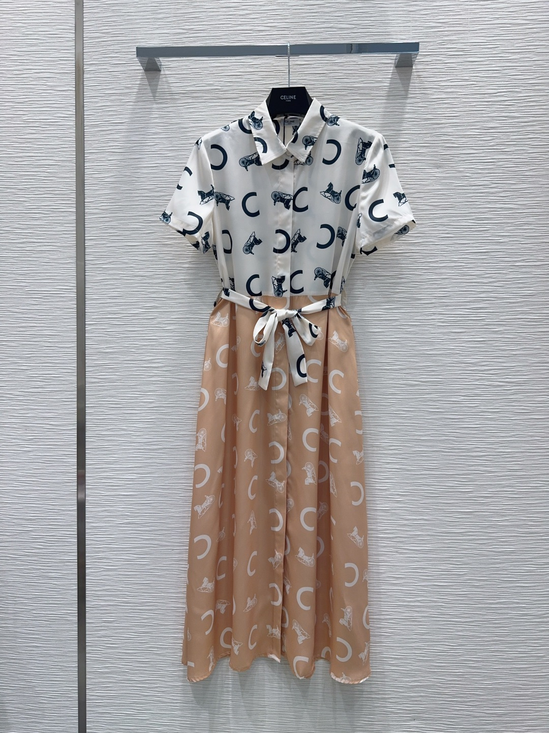 NO:891761,2026SS new dress is fashionable, low-key and luxurious!  The styles are versatile and not picky, the original customized technical fabrics, the quality of workmanship depends on the details. A must-have for Bai Fumei!  Highly recommended. SML [S shoulder width 40, bust 98, mid-back length 124, sleeve length 20], Celine-clothing, celine, skirts,198609092026SS新款连衣裙 时髦低调气质又奢华高级！版型百搭不挑人,原版定制科技面料 做工品质看细节.白富美必入！强烈推荐.SML【S肩宽40 胸围98 后中长124 袖长20】,赛琳-服装,celine,skirts,,Women's clothing